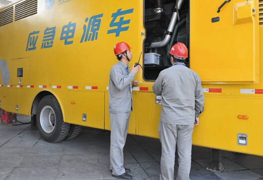 点军如何清理被灰尘覆盖的机油散热器？